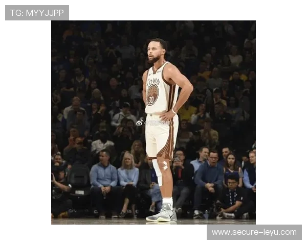 2021年季后赛：库里在对阵爵士的比赛中，第三节一人得分12分，带队实现逆转！